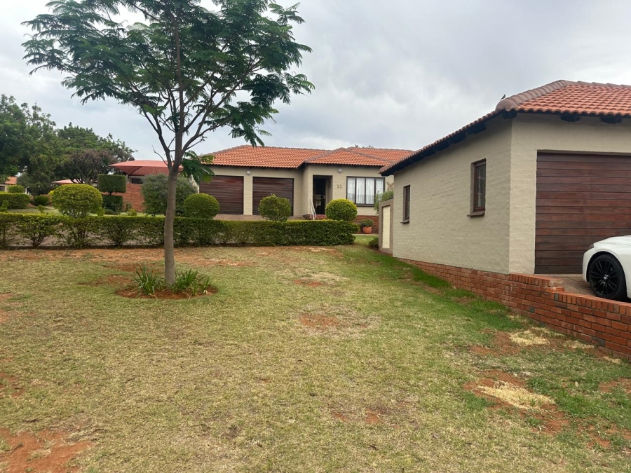 To Let 3 Bedroom Property for Rent in Safari Gardens North West